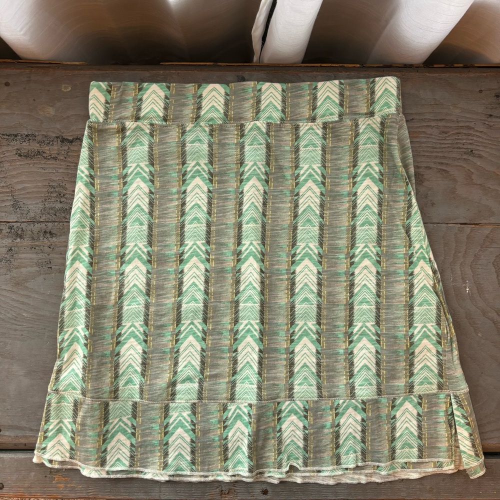 Carve designs skirt | size small